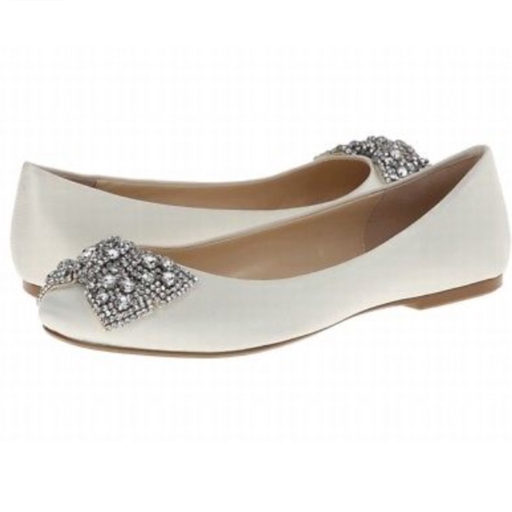 * BRAND NEW* Betsey Johnson white flats